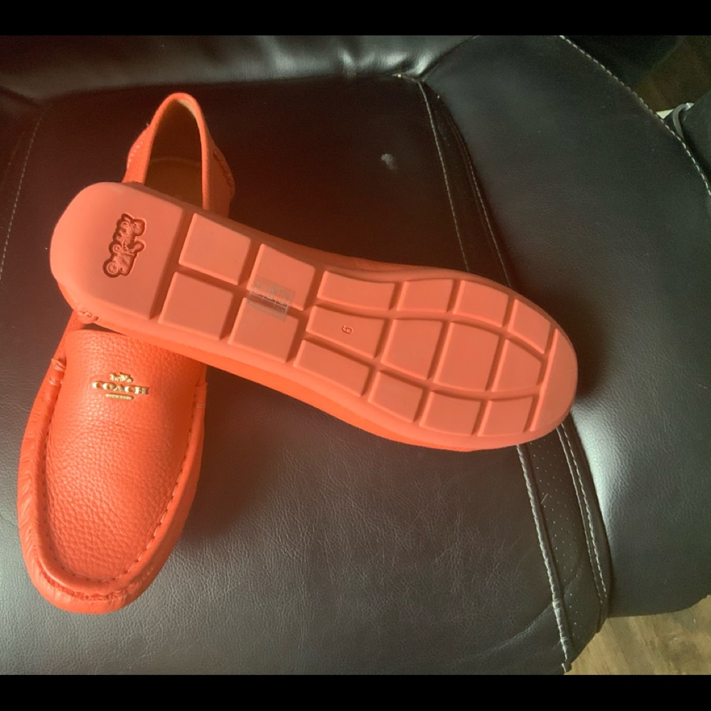 Shoes - Picture 3 of 4